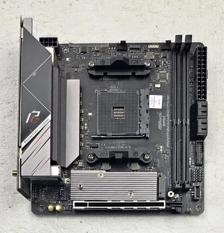 🔥 B550 Phantom Gaming ITX 🔥 Compacta pero POTENTE para tu setup gamer
