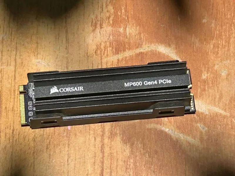🔥 CORSAIR MP600 GEN4 PCIe 500GB – VELOCIDAD BRUTAL PARA TU PC 🚀