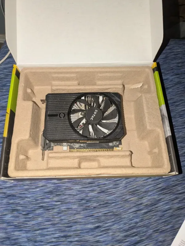GTX 1050 ZOTAC 2GB 🔥 ¡Gaming económico para empezar!