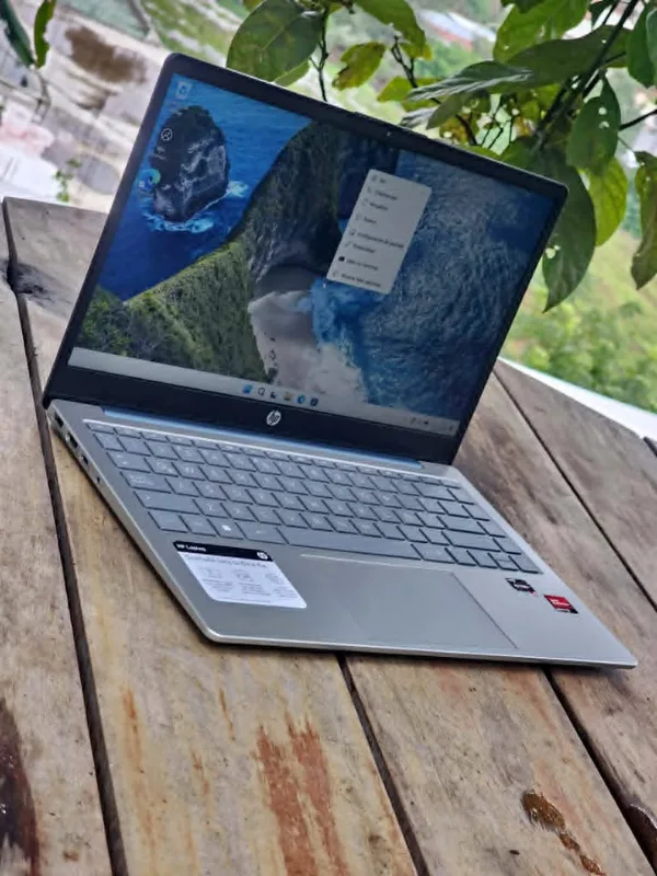 🔥 HP 14-em0017la Ryzen 5 7520U 🚀 Rápida, ligera y lista para trabajar o estudiar 🔥
